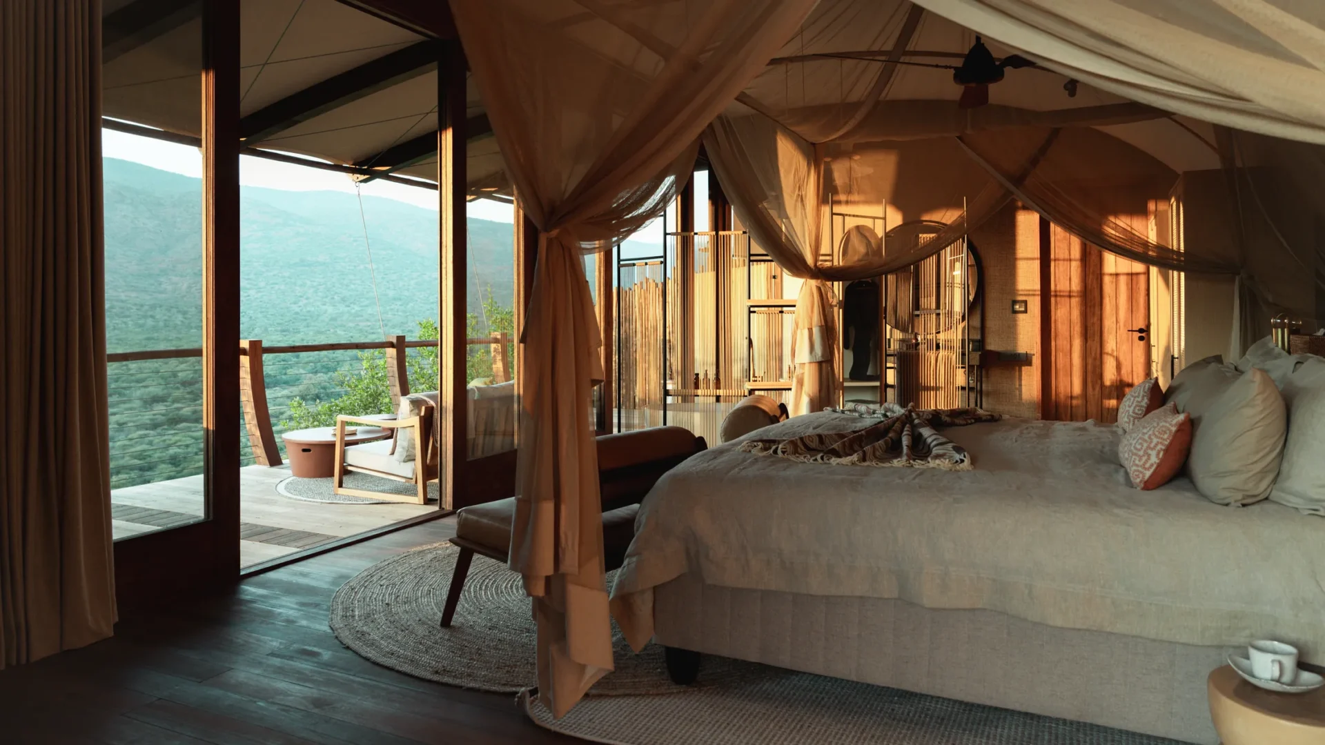 In the media 6 Few Far Luvhondo pr Cliffside Suite Interior1